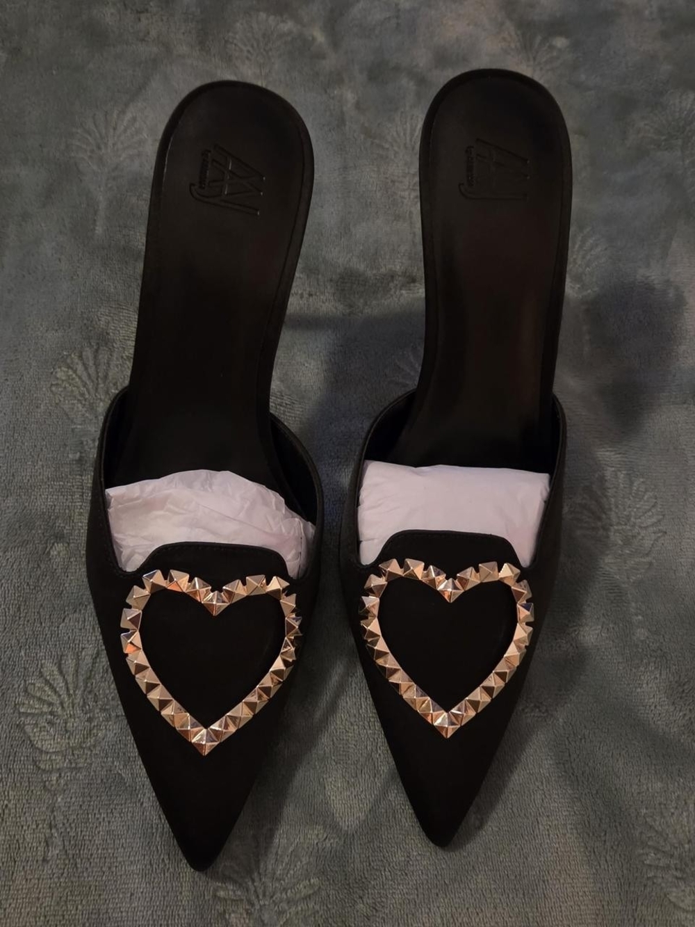 NIB! AAJ by Aminah Black Women's Pointed Mule Slides with Gold Heart Stud Detail